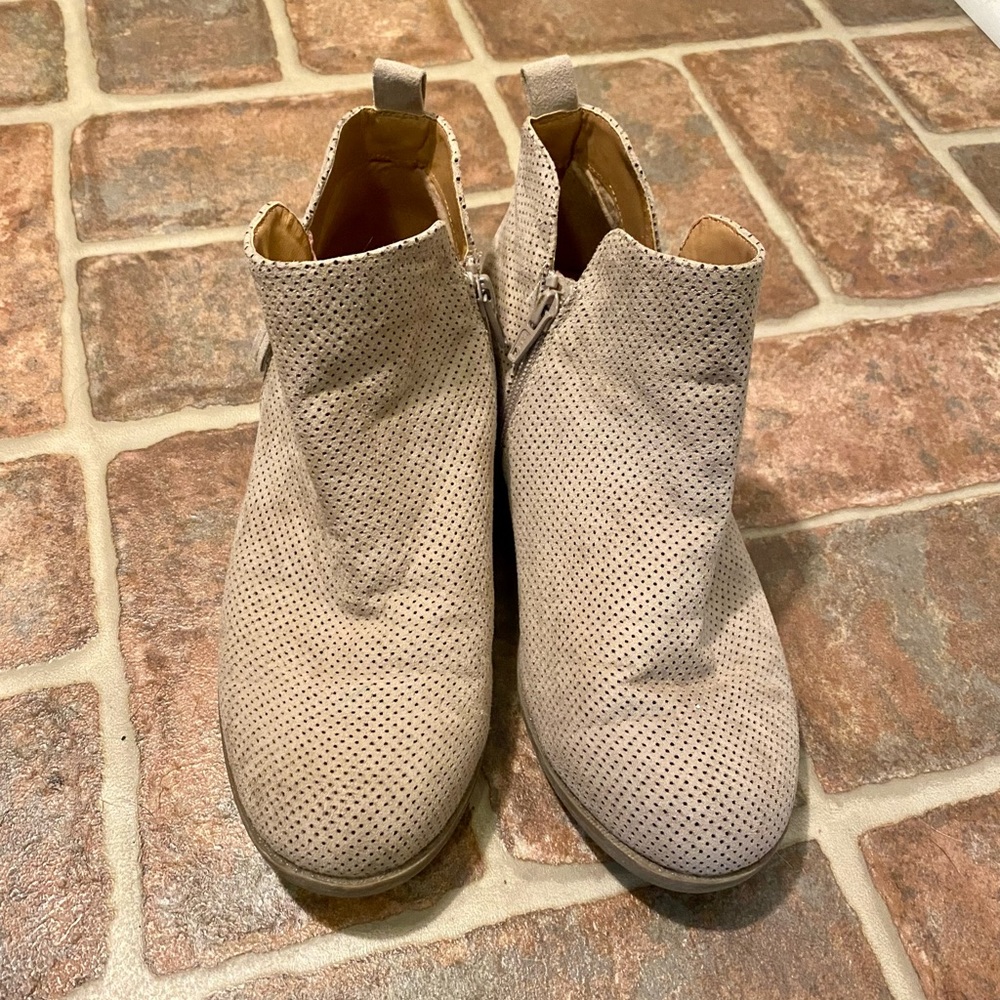 Universal Thread Women’s Booties